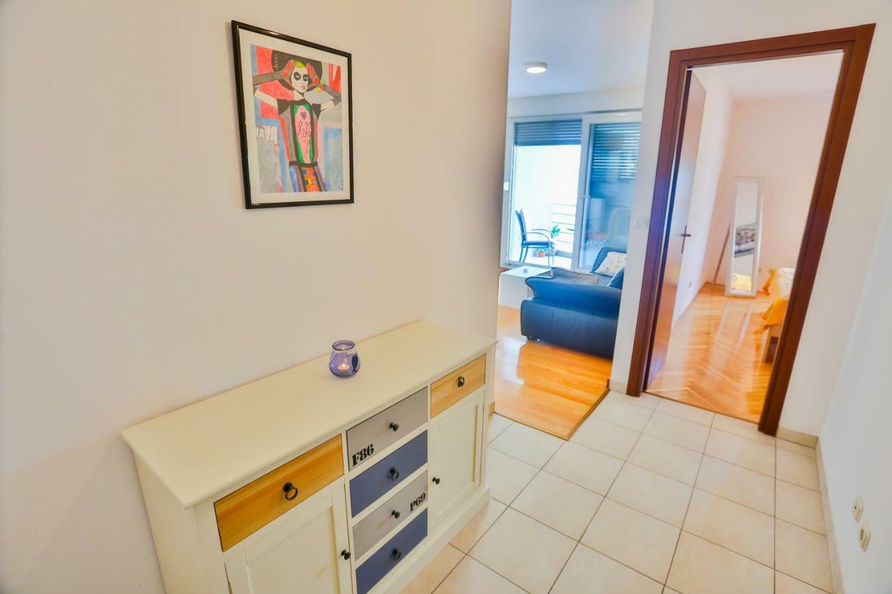 Ibis Apartment Split Bagian luar foto
