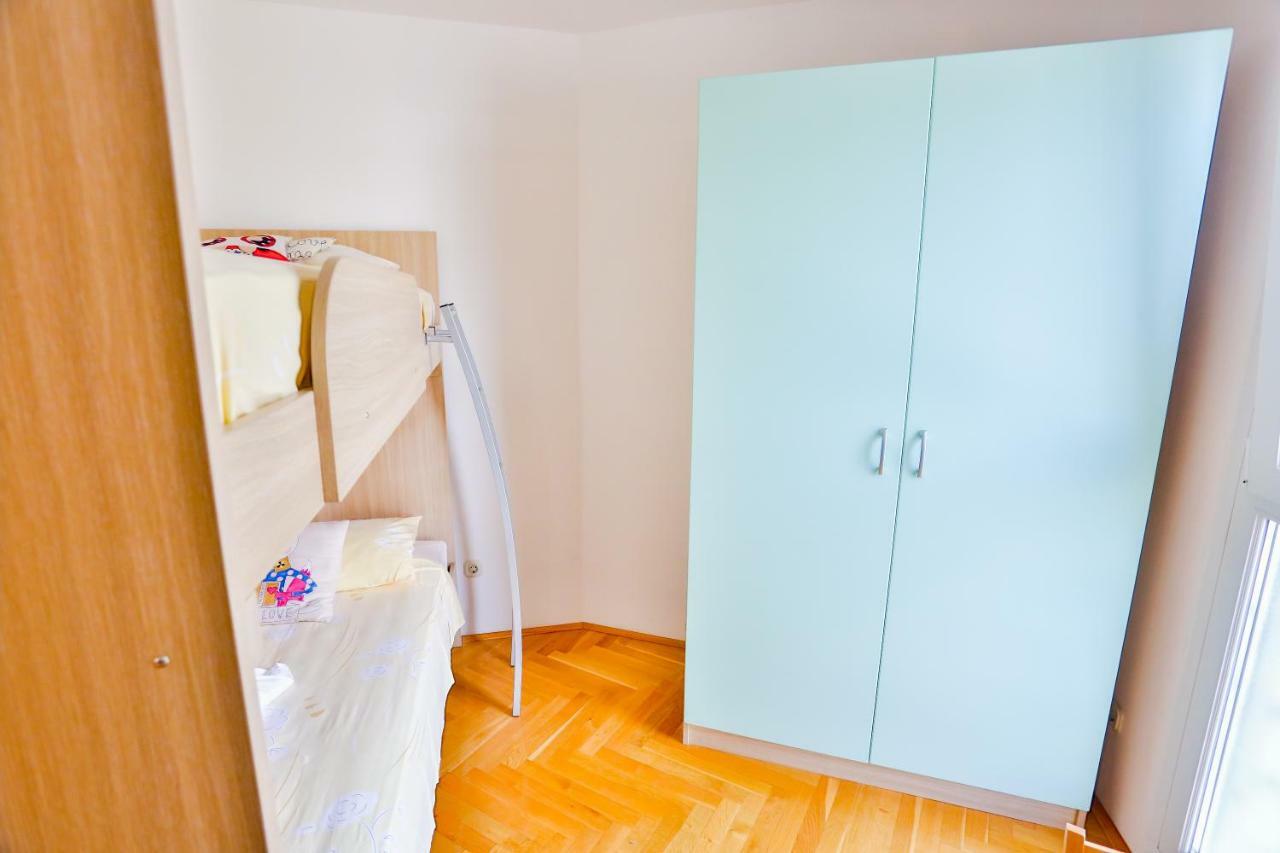 Ibis Apartment Split Bagian luar foto