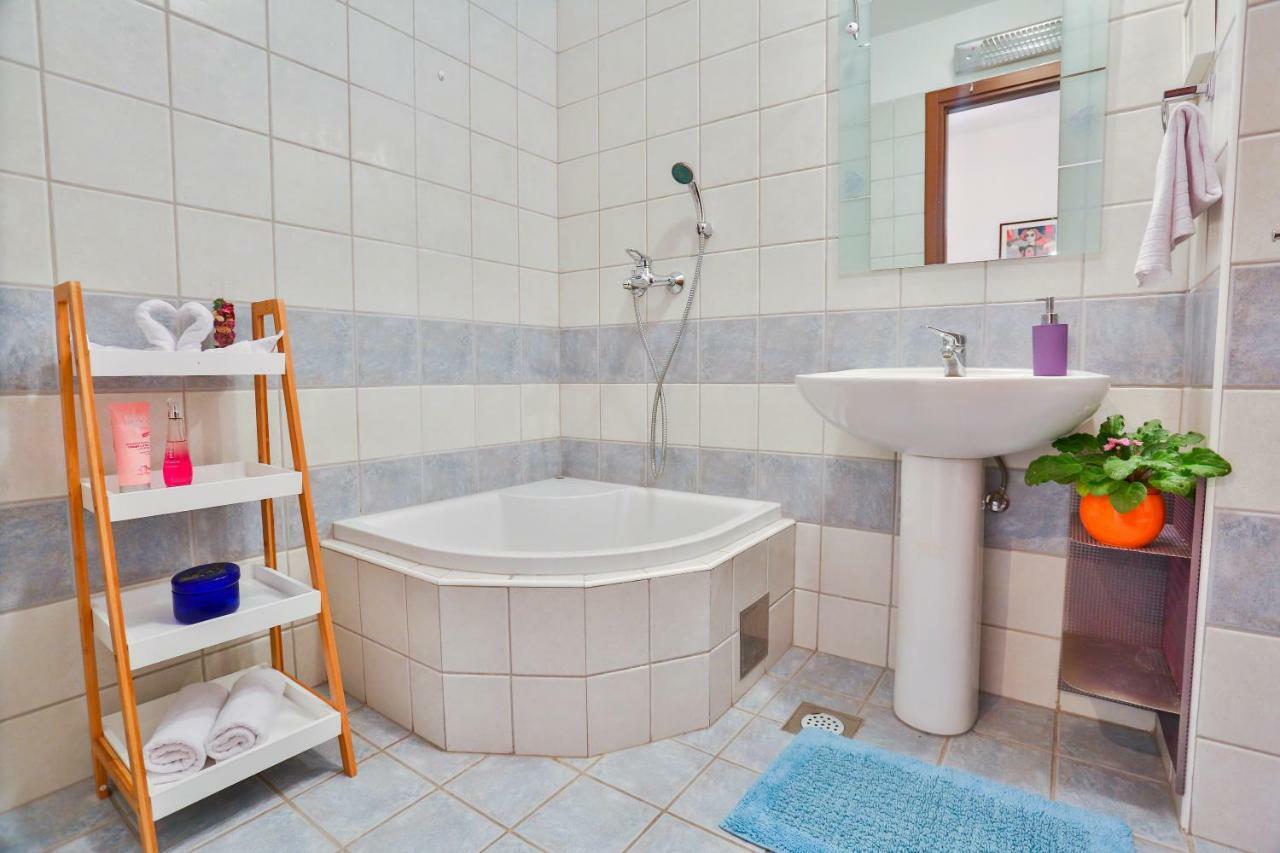 Ibis Apartment Split Bagian luar foto